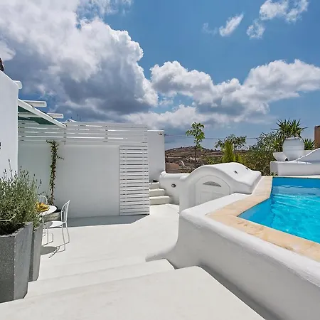 Eborio Cycladic Traditional Vila *